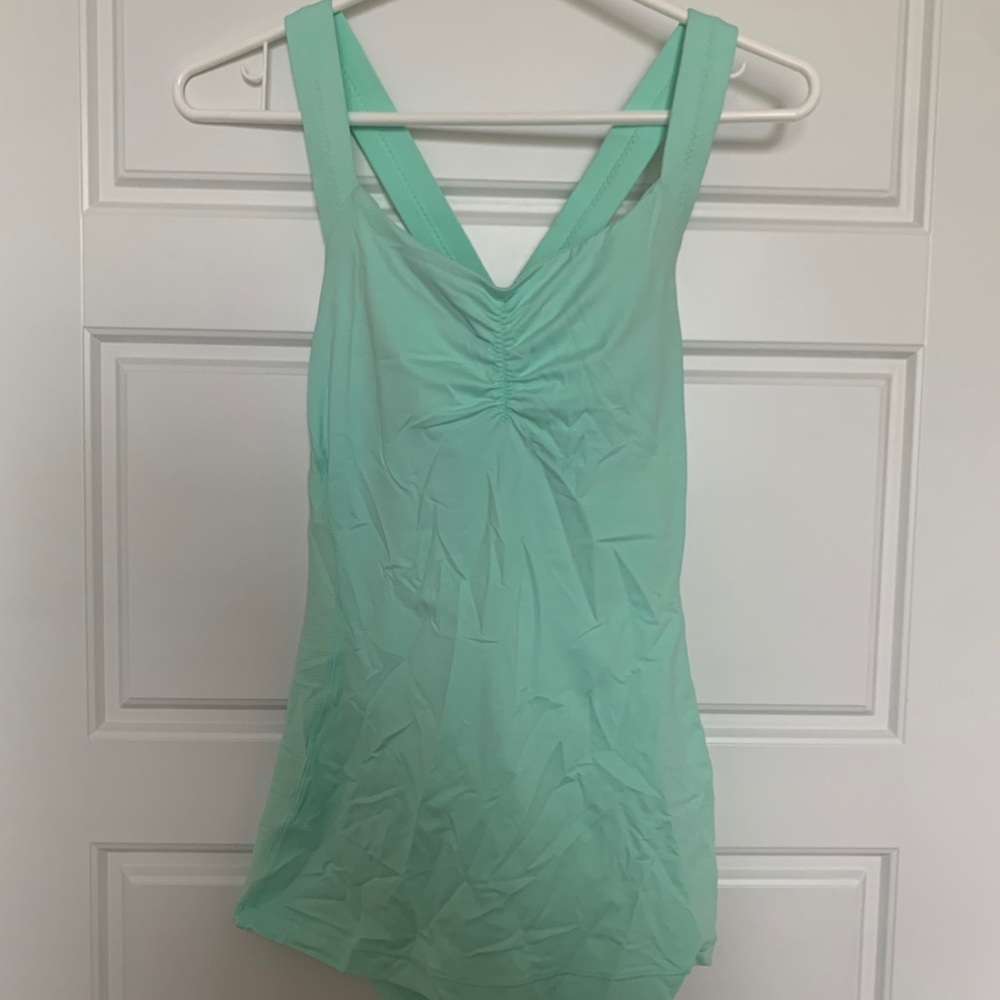 Lululemon workout tank